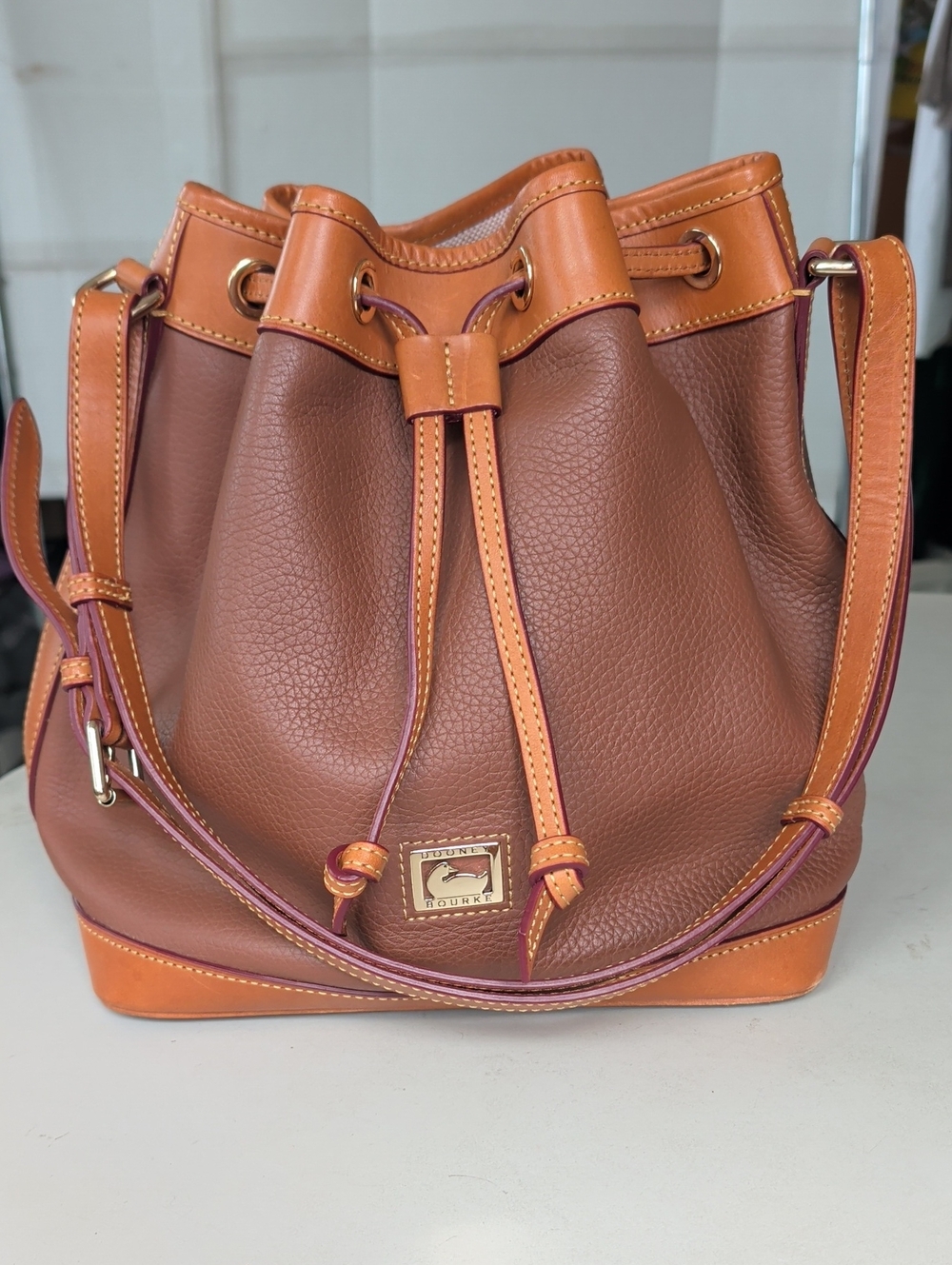 Dooney & Bourke Brown & Tan Leather Bucket Drawstring Bag Academia Office Roomy